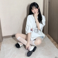 奈奈 156.42.C.21歲 台日混血 很可愛 也很溫柔   小小的一隻喔 各種服務都很配合  🌐